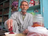 A saffron trader in Srinagar. / Credit:Athar Parvaiz/IPS.